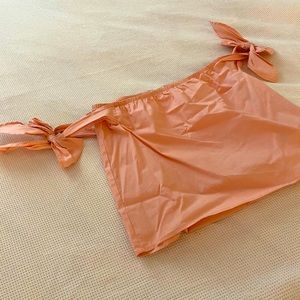 Off the shoulder pink top with bows! 🎀